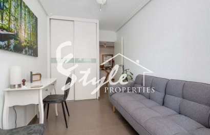 Resale - Apartament  - Torrevieja - calle Torreviejensen Ausentes