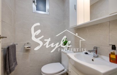 Resale - Apartament  - Torrevieja - calle Torreviejensen Ausentes
