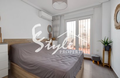 Resale - Apartament  - Torrevieja - calle Torreviejensen Ausentes