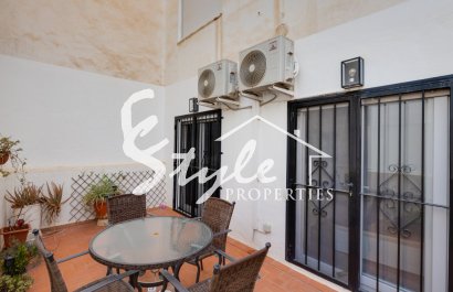 Resale - Apartament  - Torrevieja - calle Torreviejensen Ausentes