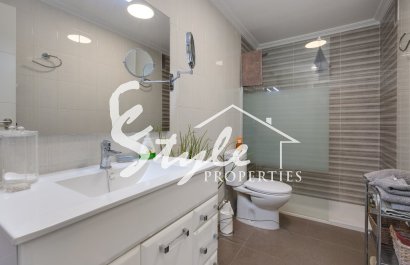 Resale - Apartament  - Torrevieja - calle Torreviejensen Ausentes
