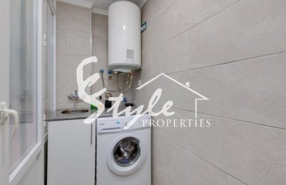Resale - Apartament  - Torrevieja - calle Torreviejensen Ausentes