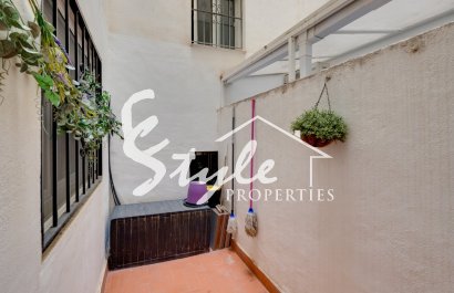 Resale - Apartament  - Torrevieja - calle Torreviejensen Ausentes