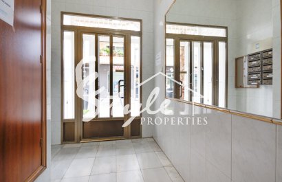 Resale - Apartament  - Torrevieja - calle Torreviejensen Ausentes
