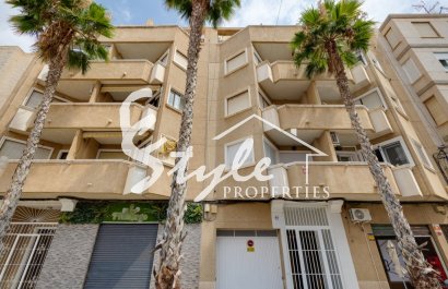 Resale - Apartament  - Torrevieja - calle Torreviejensen Ausentes