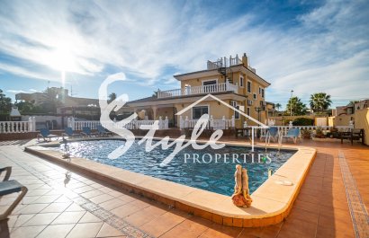 Вторичное жилье - Вилла - Torrevieja - Лос Балконес