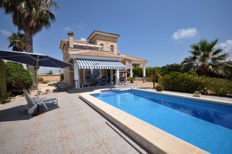 Resale - Villa - La Zenia