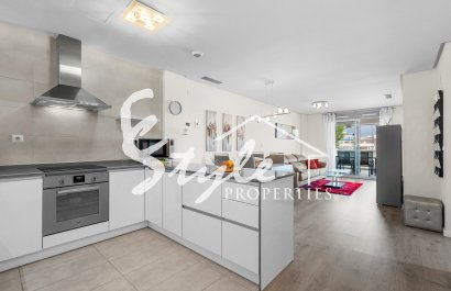 Resale - Apartament  - Villamartín - Los Dolses