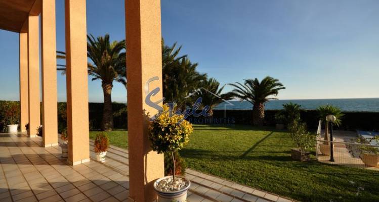 Luxury villa for sale in Punta Prima, Costa Blanca, Spain 072-1