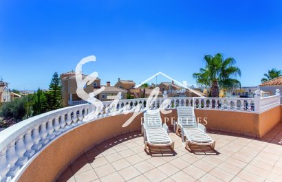 Resale - Villa - Los Altos