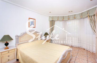 Resale - Villa - Los Altos