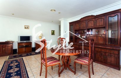 Resale - Villa - Los Altos