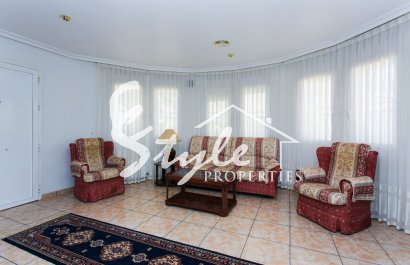 Resale - Villa - Los Altos