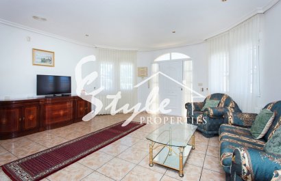 Resale - Villa - Los Altos
