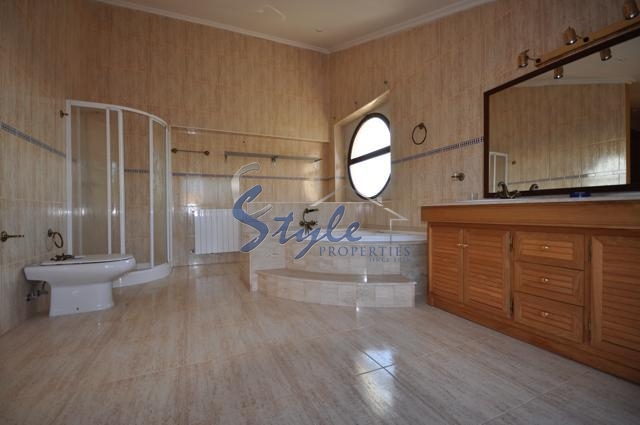 Resale - Villa - La Siesta, Torrevieja - La Siesta