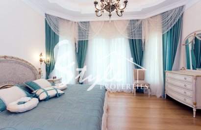 Resale - Villa - Cabo Roig