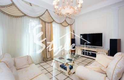 Resale - Villa - Cabo Roig