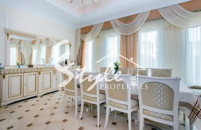 Resale - Villa - Cabo Roig