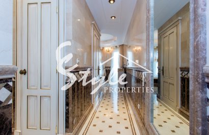 Resale - Villa - Cabo Roig