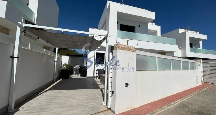 Reventa - Villa - Los Montesinos - La Herada