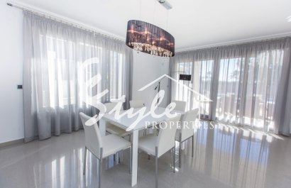 Resale - Villa - Cabo Roig