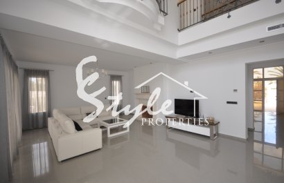 Вилла в аренду с бассейном, Ориуэла Коста, Испания