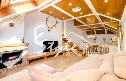 For sale comfortable luxury villa with pool and green areas in Ciudad Quesada, Costa Blanca