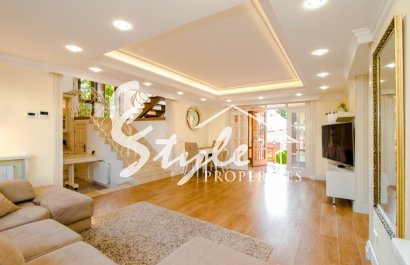 For sale comfortable luxury villa with pool and green areas in Ciudad Quesada, Costa Blanca