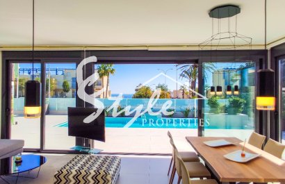 obra nueva de adosados cerca al mar Orihuela Costa, Alicante