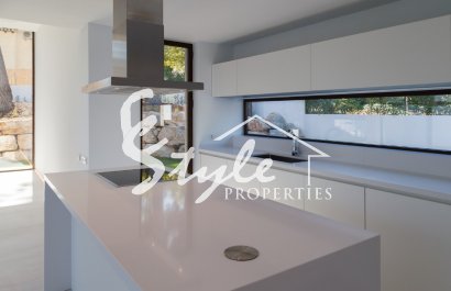 Купить новую построенную виллу рядом с морем в Морайра. ID ON1135_44 