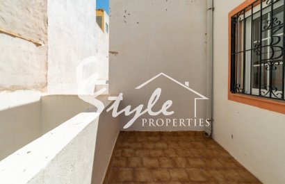 Buy bungalow with pool close to the sea in Playa Flamenca, Orihuela Costa. ID: 4018