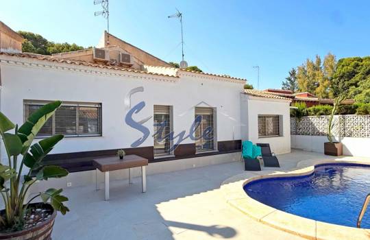 Villa - Resale - Orihuela Costa  - Punta Prima