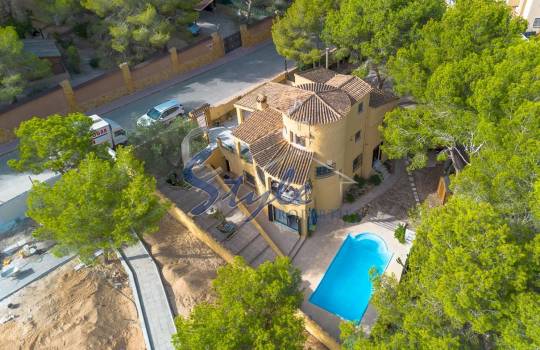 Villa - Resale - Villamartin - Res. Las Filipinas