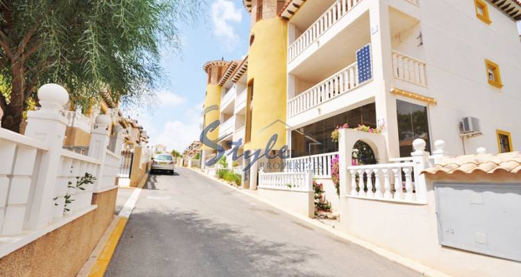 Apartamento de planta baja en Villamartin