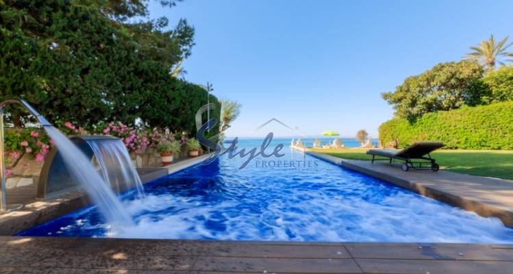 Luxury villa for sale in Cabo Roig, Costa Blanca, Alicante, Spain