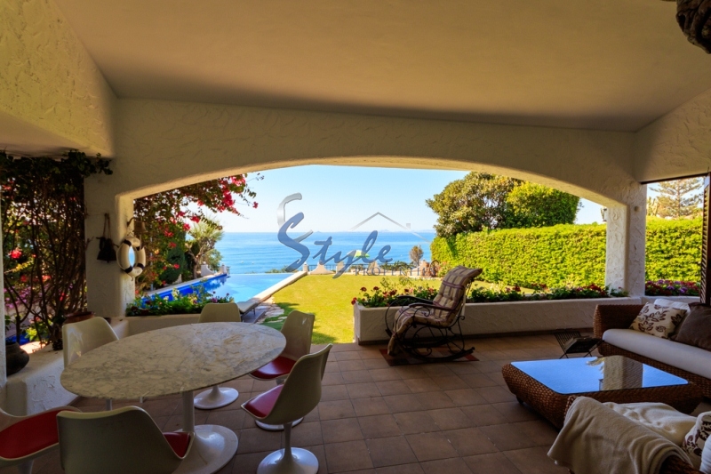 Luxury villa for sale in Cabo Roig, Costa Blanca, Alicante, Spain