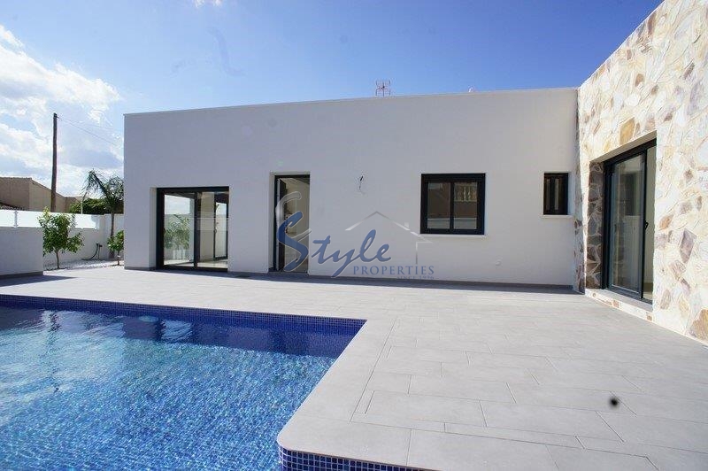 Resale - Villa - Torrevieja