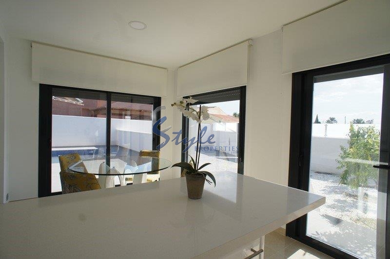 Resale - Villa - Torrevieja