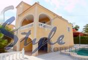 Villa with private pool for Sale in Los Balcones 331-2