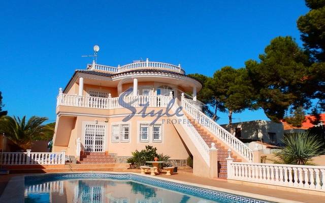 Villa con piscina privada en Campoamor, Costa Blanca