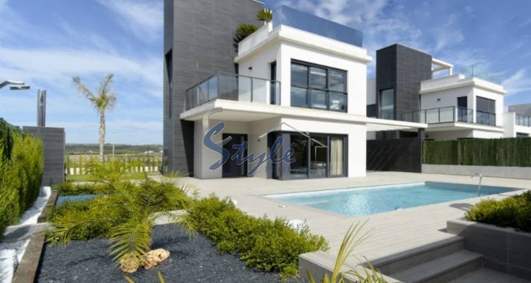 Villa de obra nueva con piscina privada