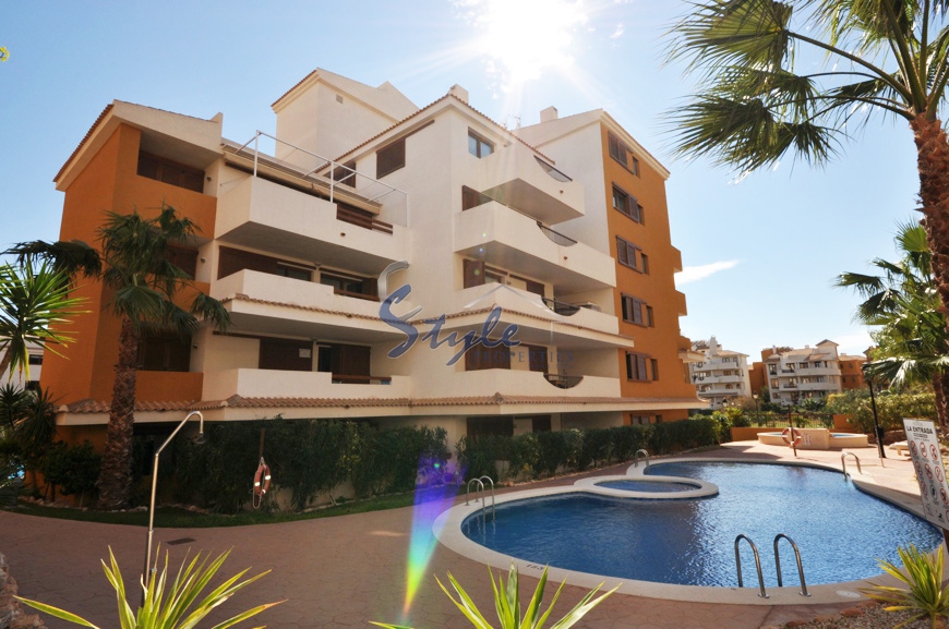 Apartment near the beach for sale in Punta Prima, Costa Blanca, Spain 038-2