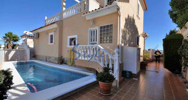 Resale - Villa - Villamartin