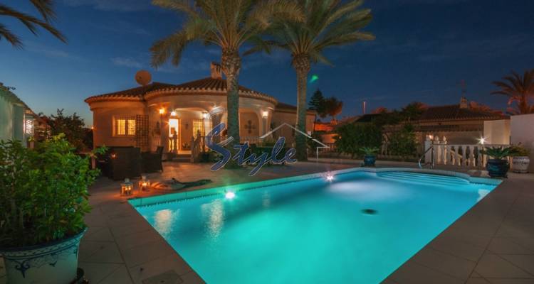 Reventa - Villa - Playa Flamenca