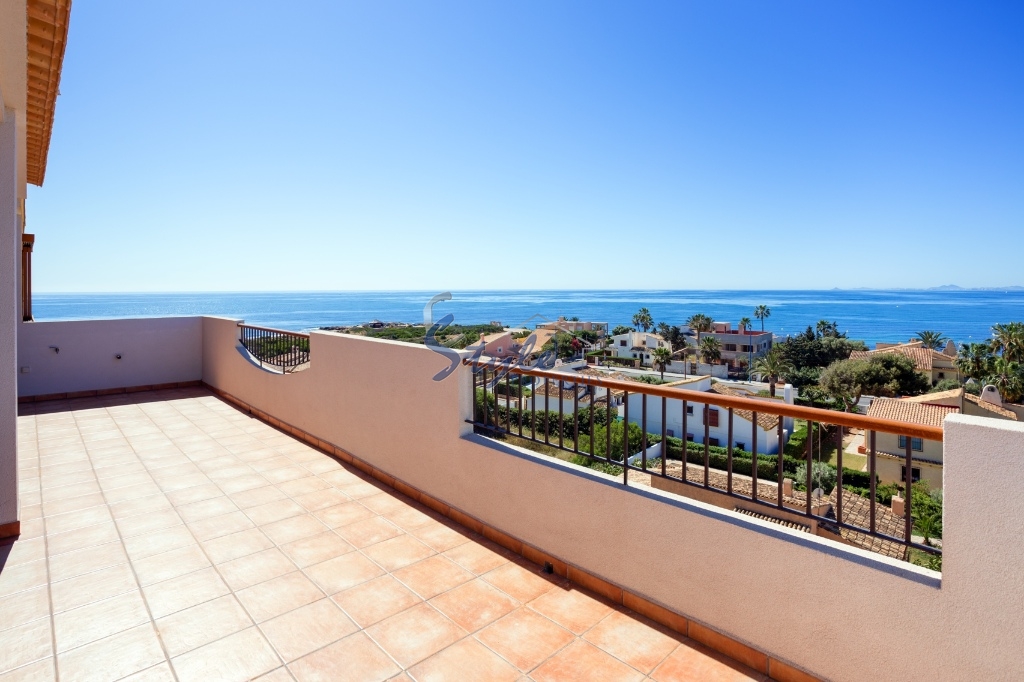 Luxury penthouse with Panoramic Views for sale in Punta Prima, Costa Blanca - view