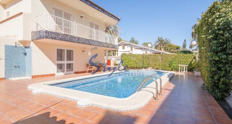 Resale - Villa - La Zenia