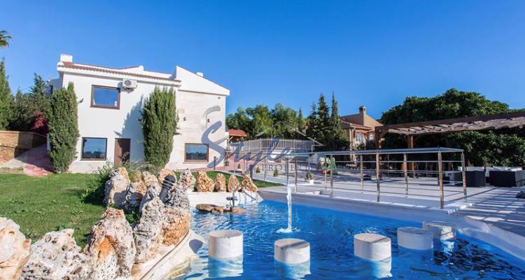 Resale - Villa - Los Balcones, Torrevieja - Los Balcones