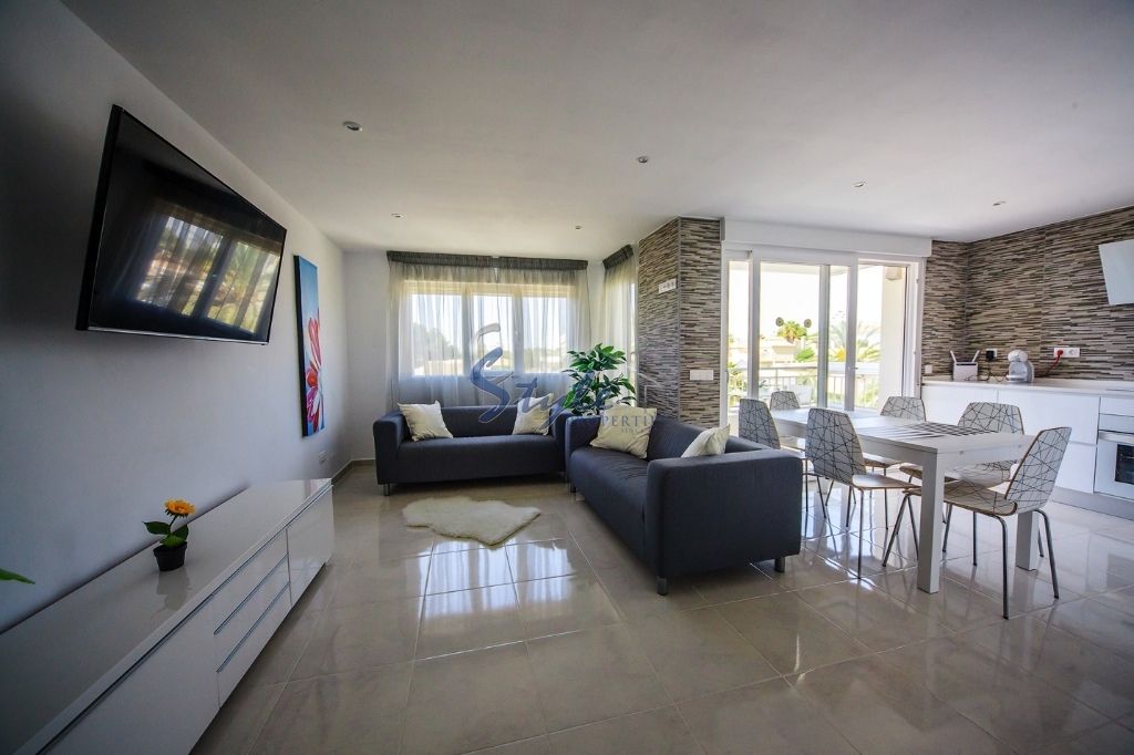 Apartment for sale in La Zenia, Costa Blanca - living room