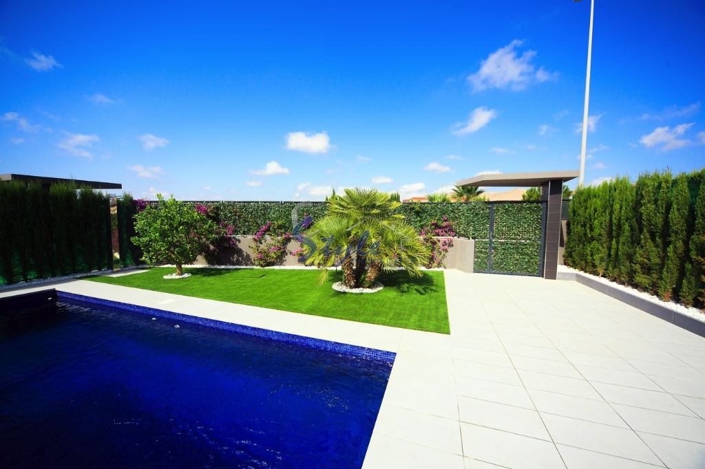 Resale - Villa - El Raso, Guardamar