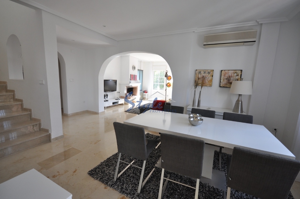 Resale - Villa - Villamartin